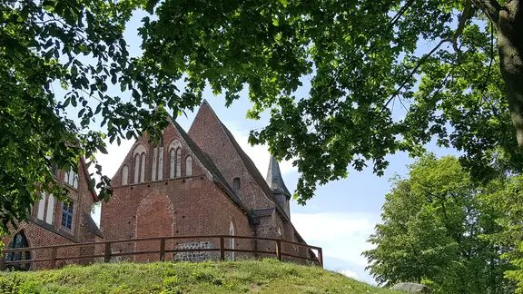 Die Klosterkirche in Zarrentin am Schaalsee.
