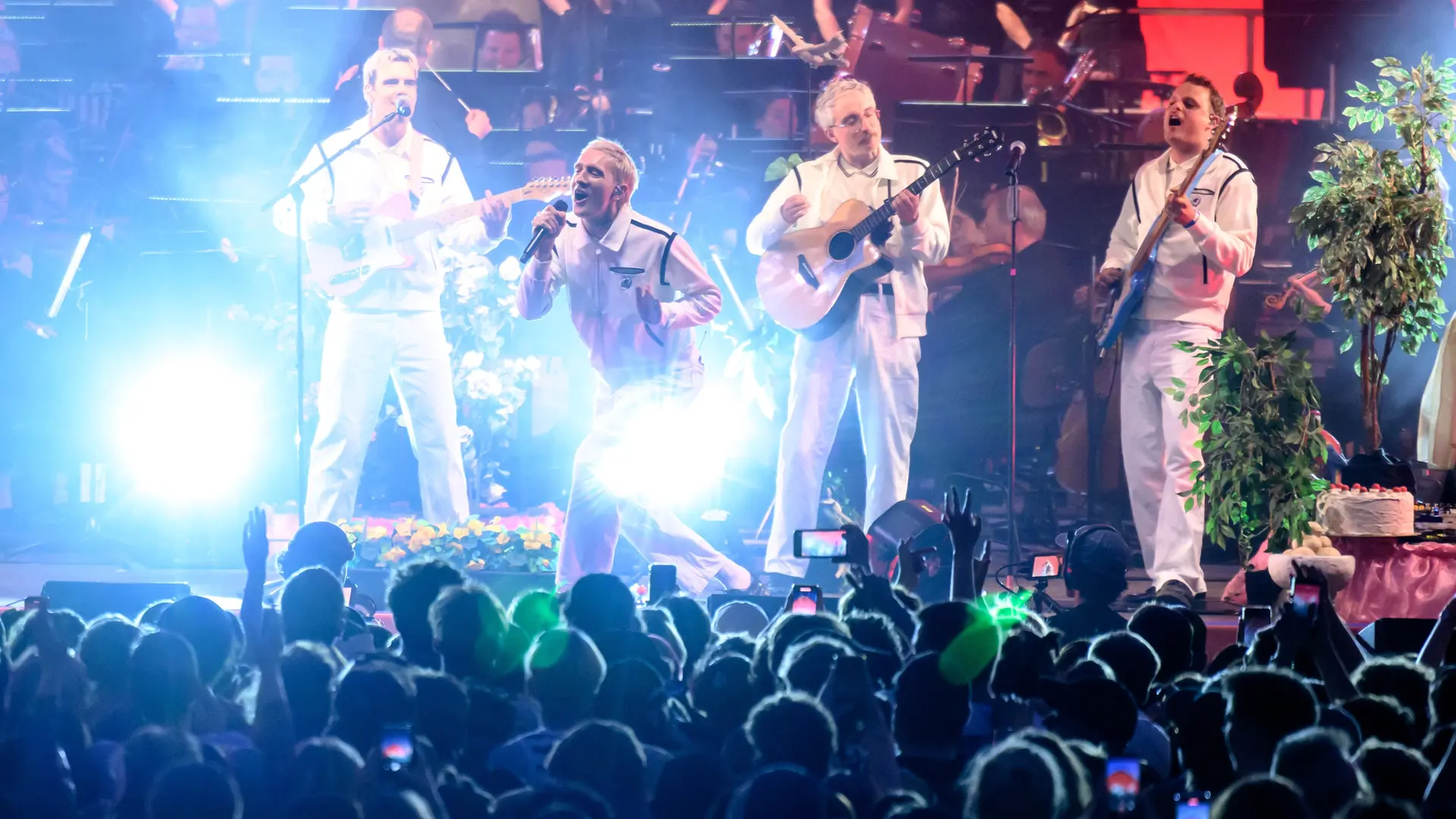 "Sterben in Karl-Marx-Stadt": Kraftklub nimmt den Tod mit Humor