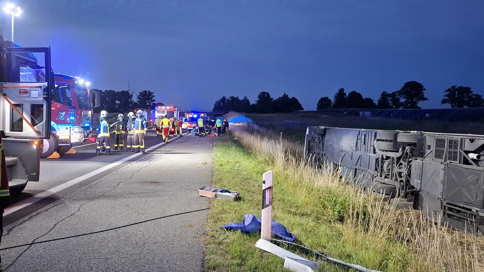 Wunderbar Unfall Auf Der A19 Fotos