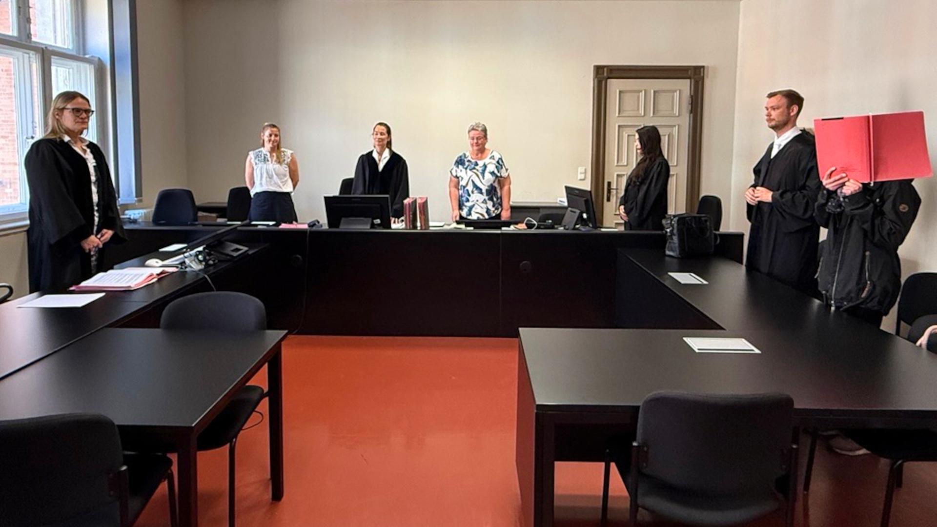 Betrug bei Ticketverkäufen: Angeklagte muss ins Gefängnis