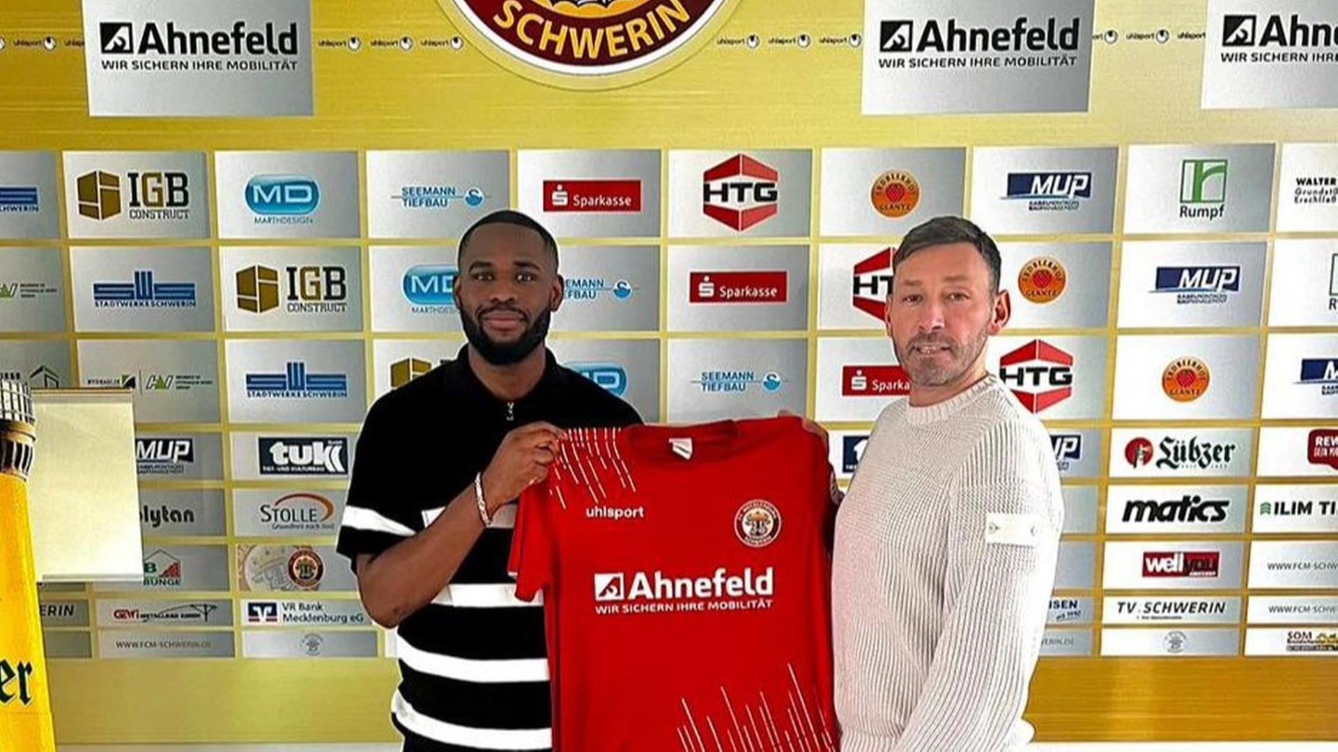 FC Mecklenburg Schwerin verpflichtet neuen Stürmer