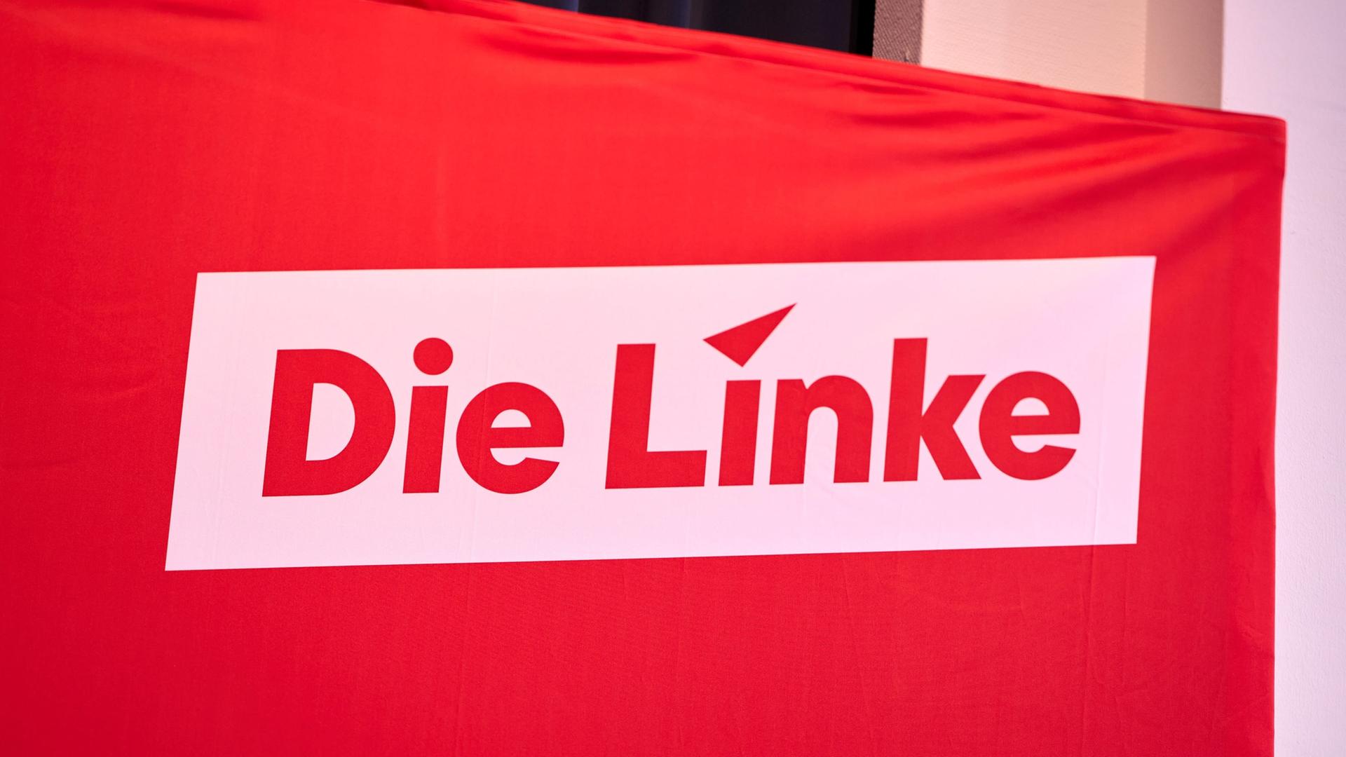 Logo der Linken  | picture alliance, dpa, Sascha Ditscher