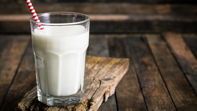 Milch im Check: Wie gesund sind Kuhmilch und ihre Alternativen?