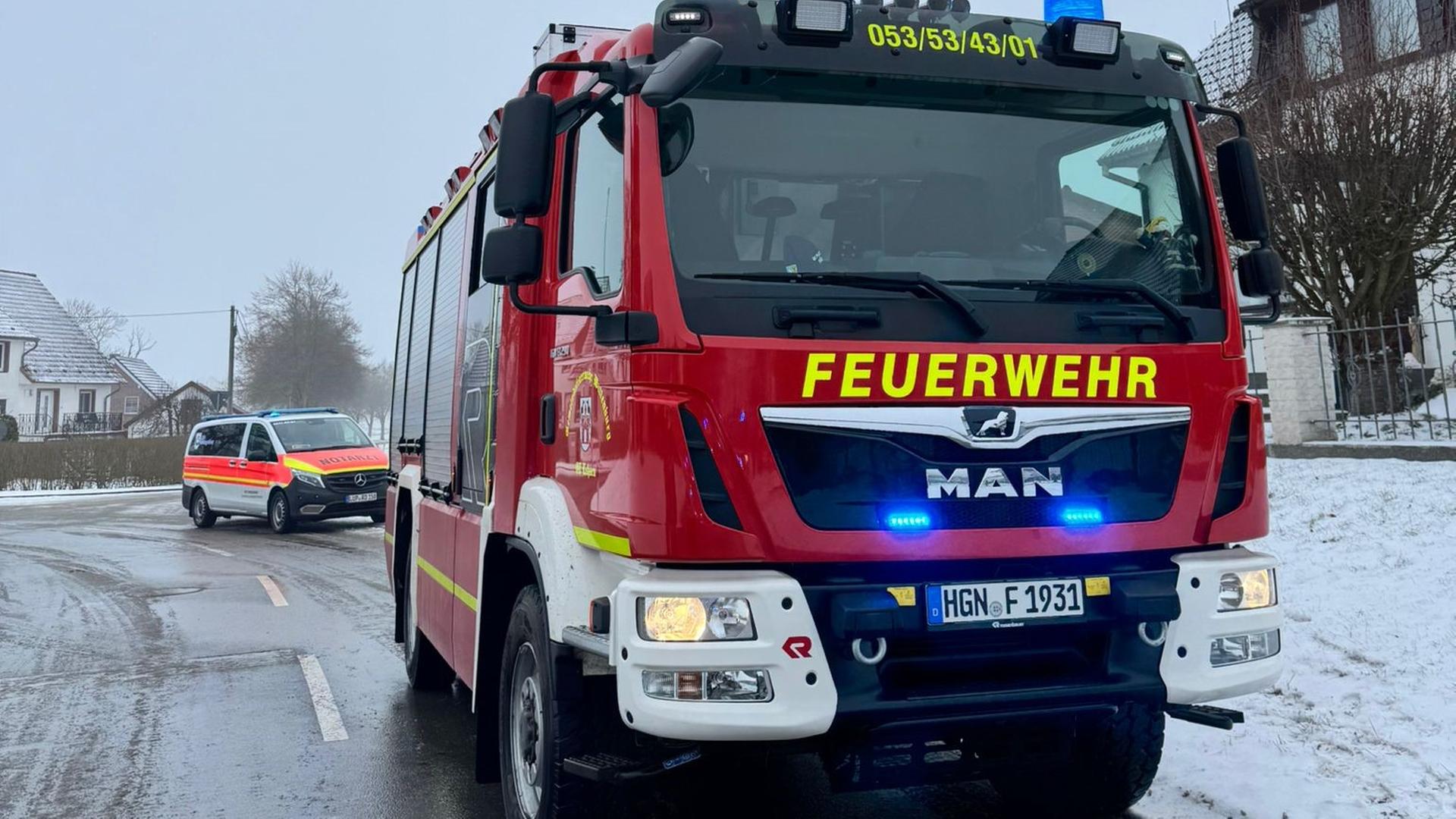 Tödlicher Arbeitsunfall: Mann in Zühr unter Anhänger eingeklemmt