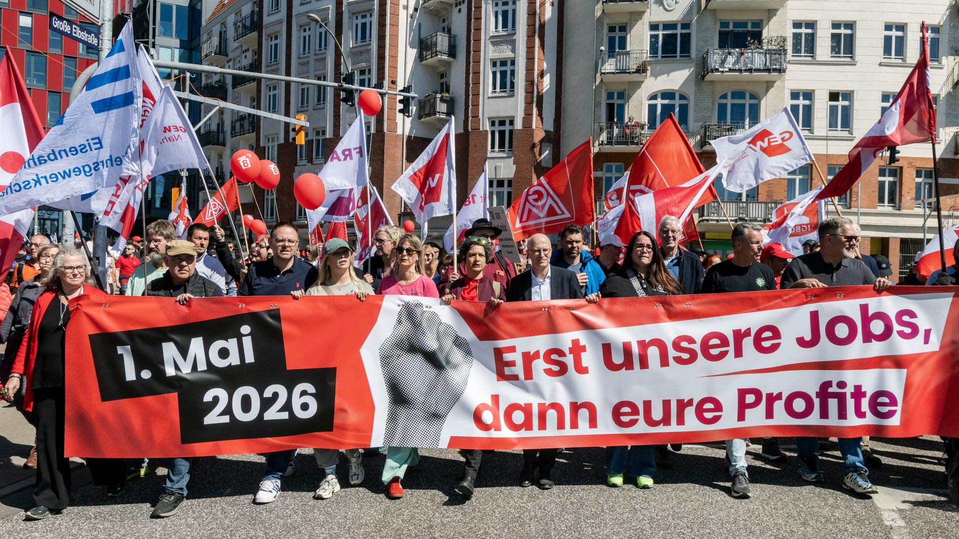 Mehr als 10.000 Teilnehmer bei Mai-Demos der Gewerkschaften in Hamburg