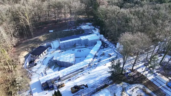 Die Baustelle der neuen Robbenanlage im Rostocker Zoo von oben.
