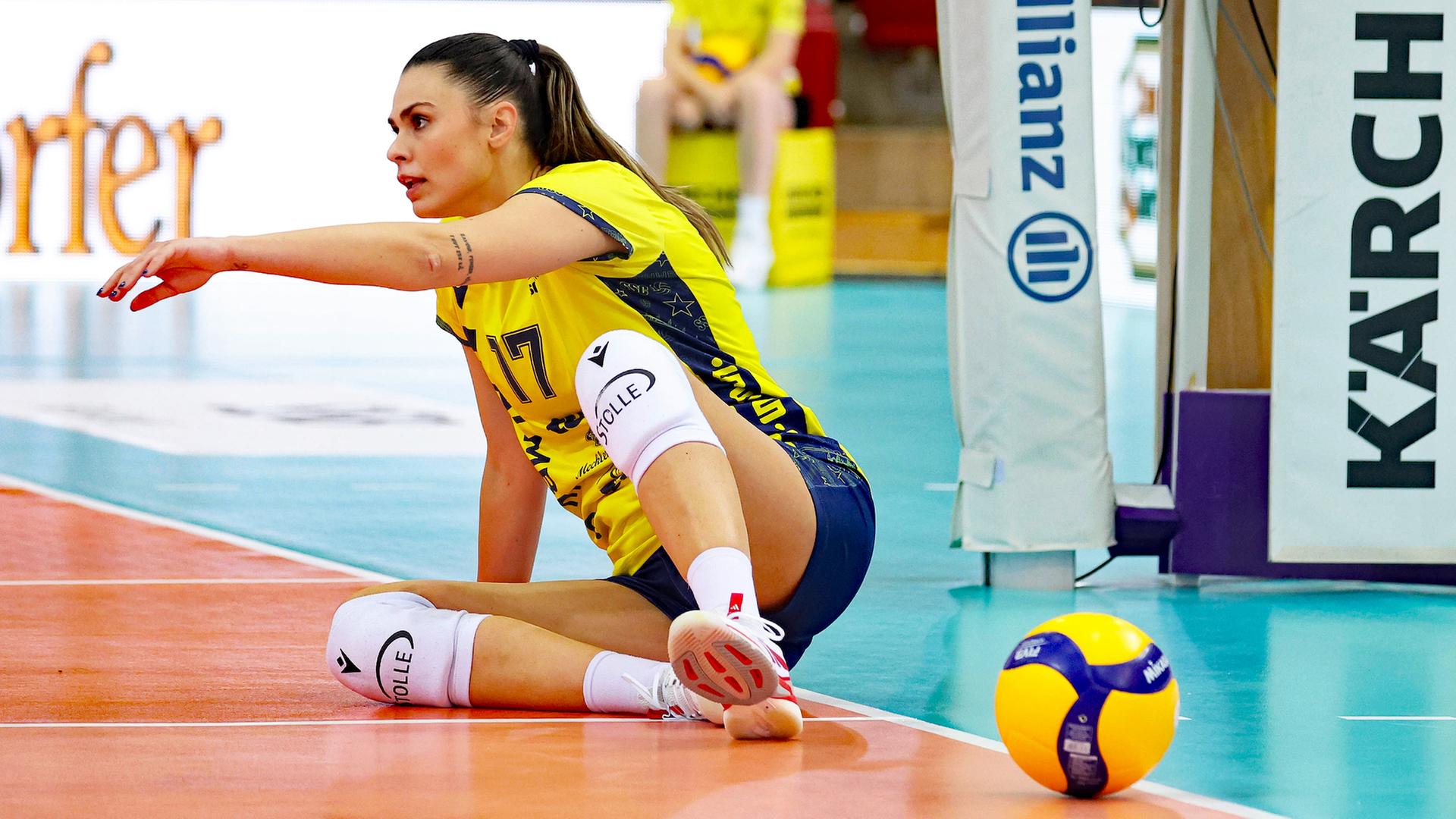 Schwerins Volleyballerinnen verlieren in Paris - Gruppensieg noch drin