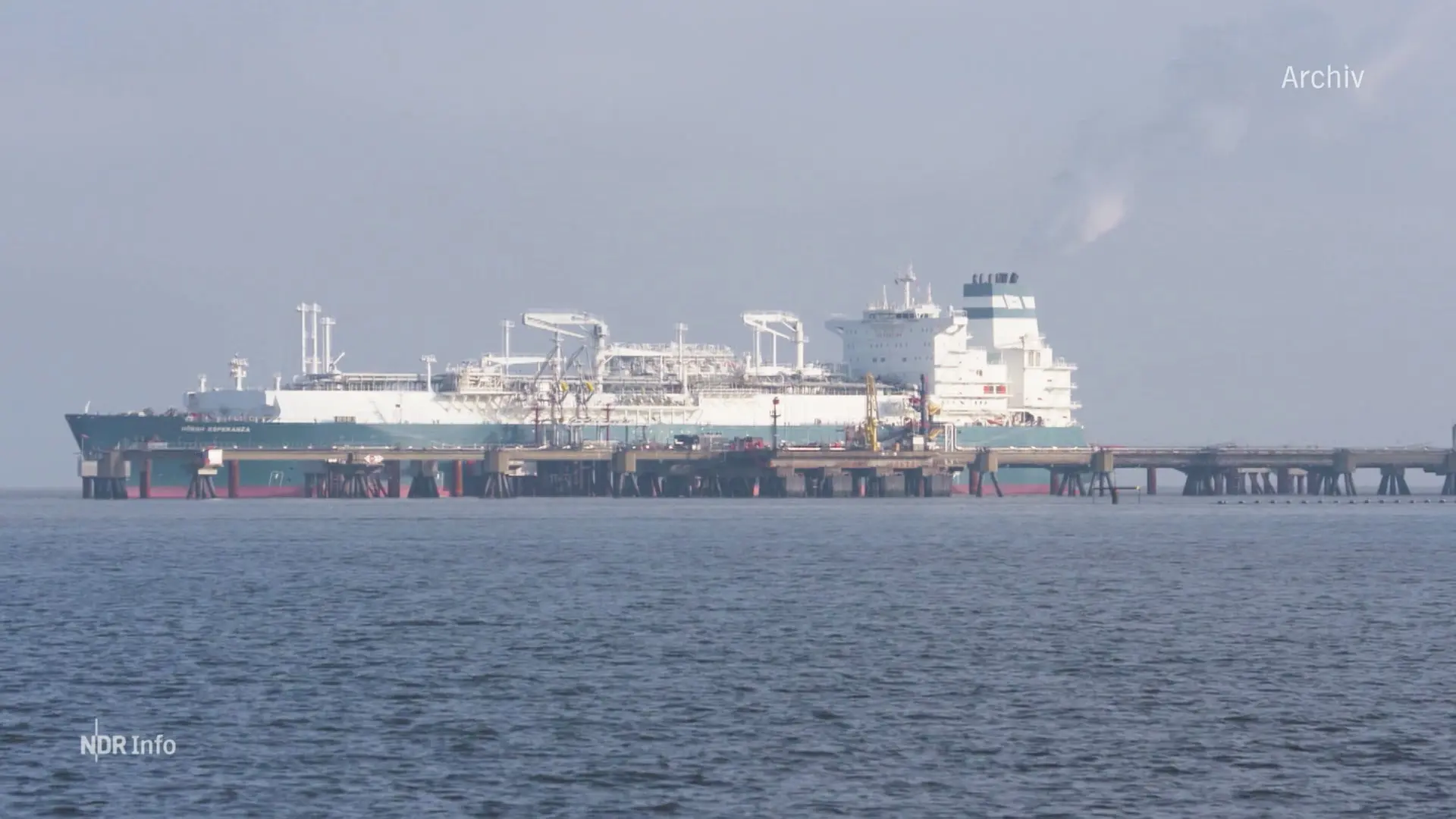 LNG-Terminal in Wilhelmshaven stellt vorerst Betrieb ein | ndr.de