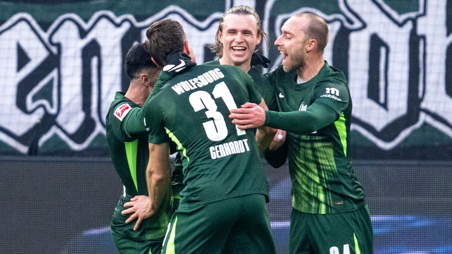 VfL Wolfsburg jubelt im Spiel in Mönchengladbach | picture alliance/dpa