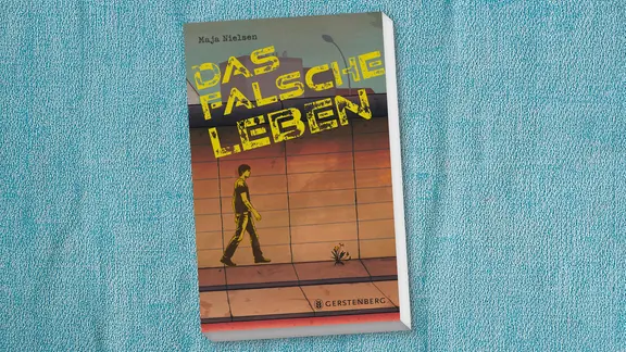 Εξώφυλλο: Maja Nielsen Η λάθος ζωή