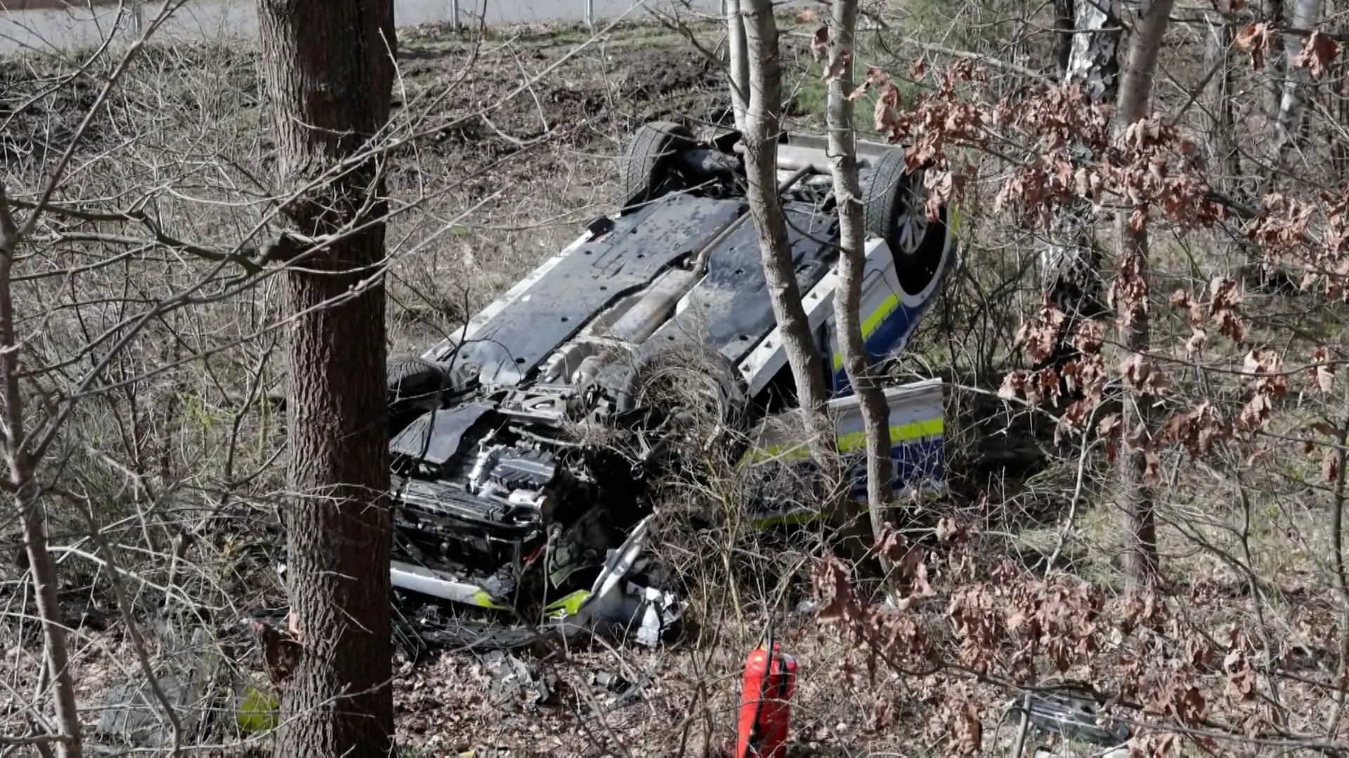 Bienenbüttel: Zwei Polizisten bei Verfolgungsfahrt verunglückt