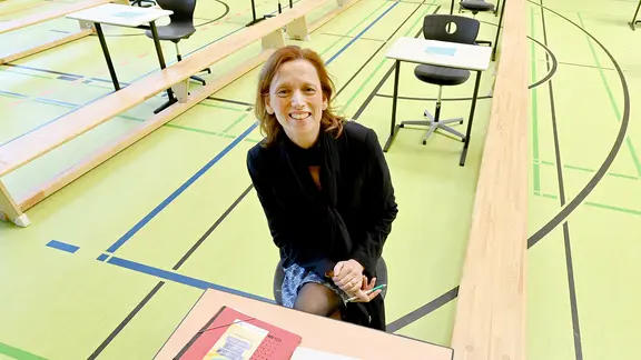 Karin Prien, Bildungsministerin von Schleswig-Holstein, lächelt in die Kamera.