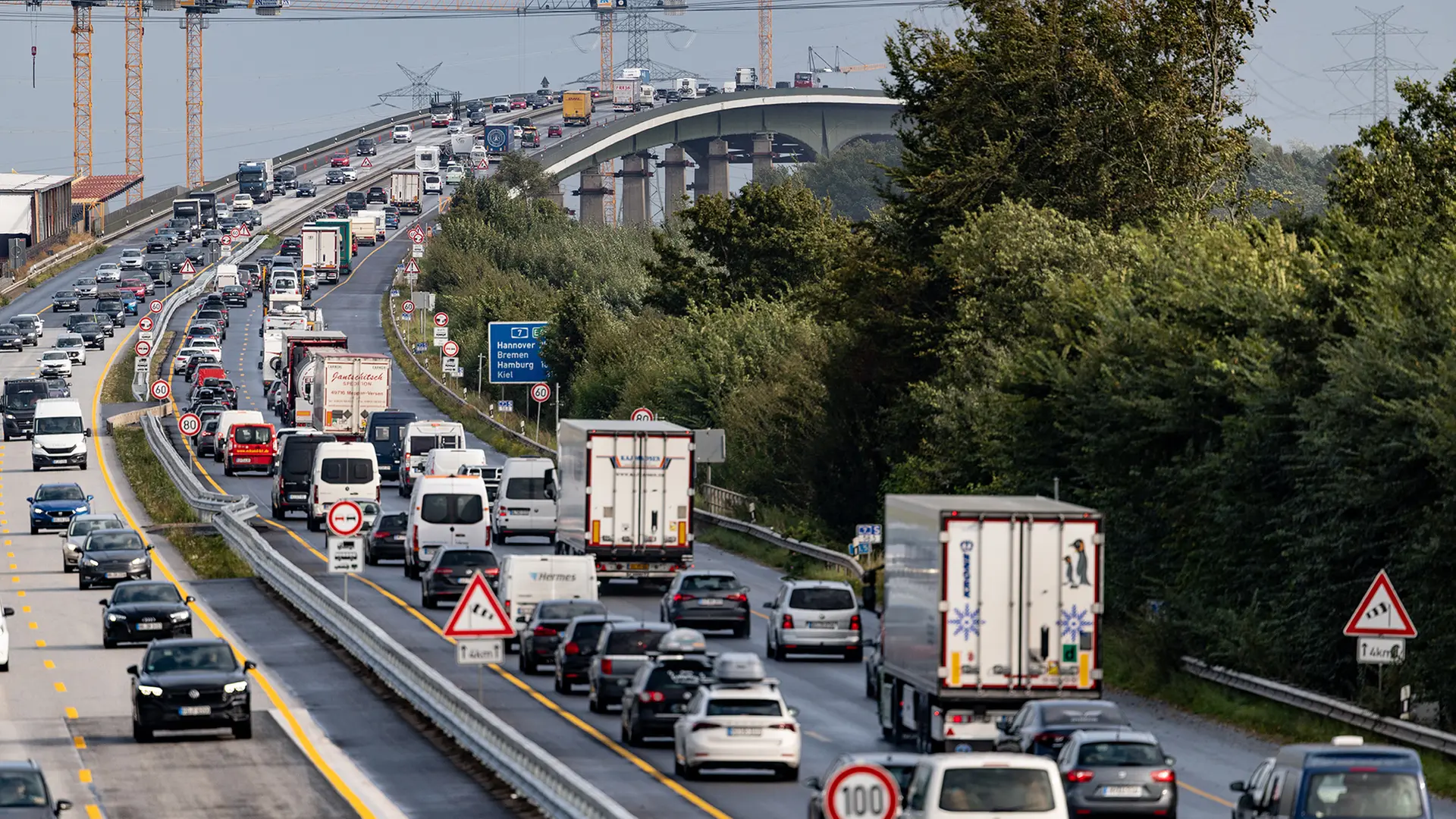 Verkehr in den Sommerferien: Was Sie zur Reisewelle in SH wissen sollten