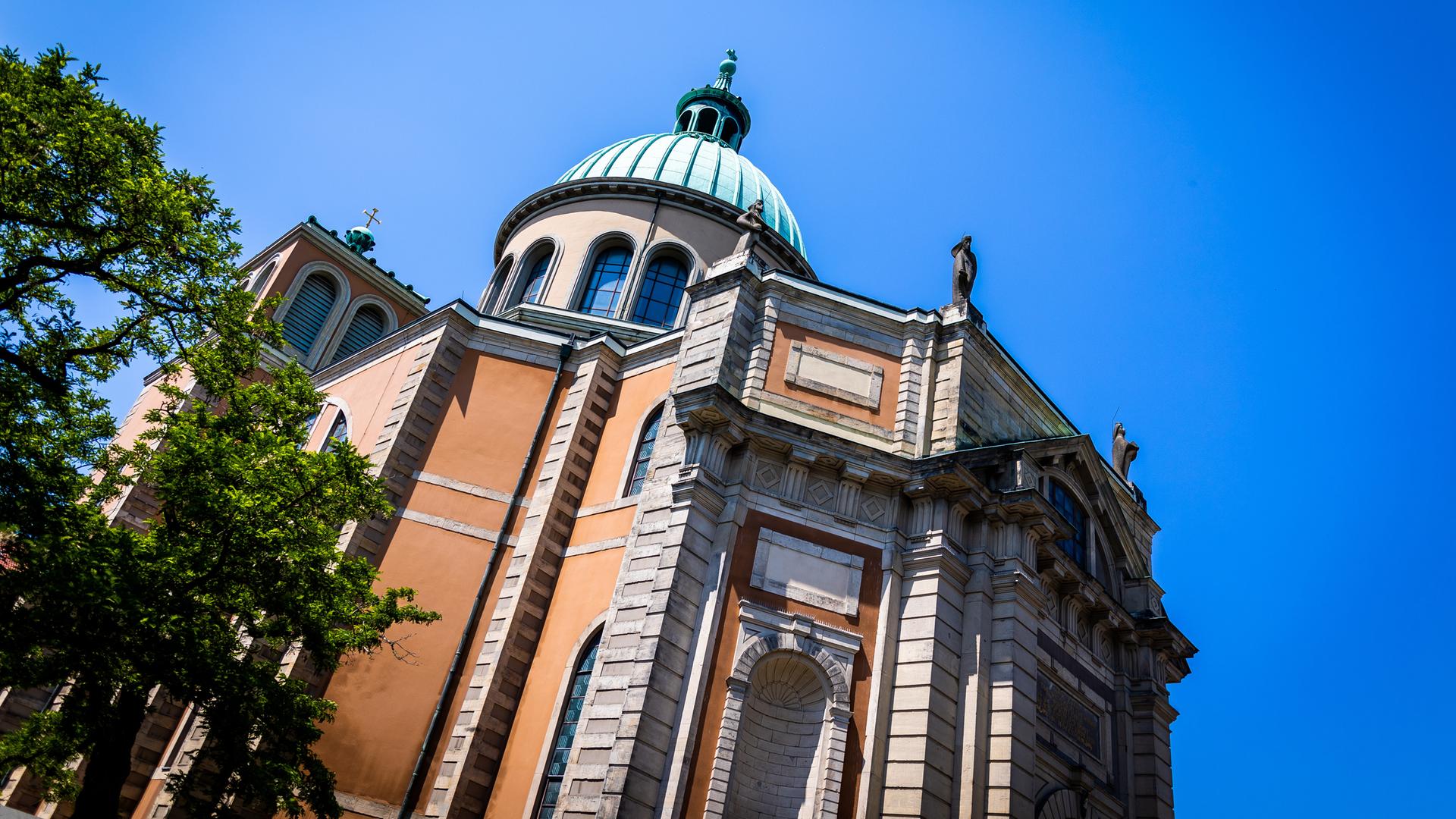 St.-Clemens-Basilika in Hannover | picture alliance/dpa | Moritz Frankenberg