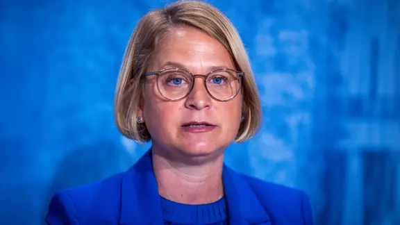 Birgit Hesse, die Landtagspräsidentin von Mecklenburg-Vorpommern, bei einer Pressekonferenz.