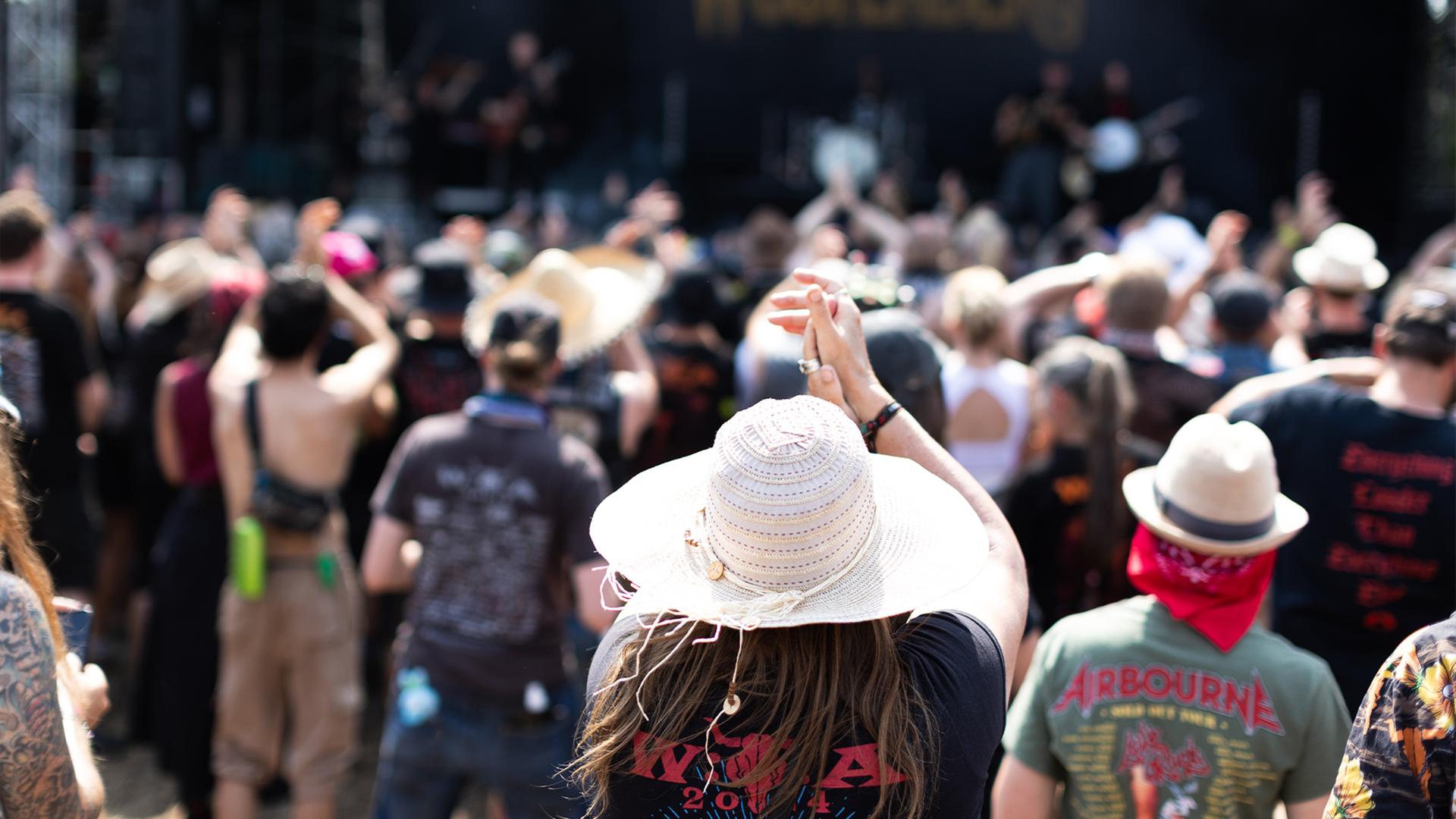 Wacken Open Air 2026 im Ticker: Tagsüber Hitze, abends Regen