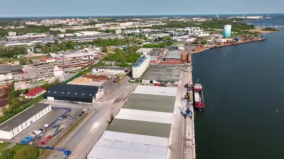 Luftaufnahme Rostocker Fischereihafen.