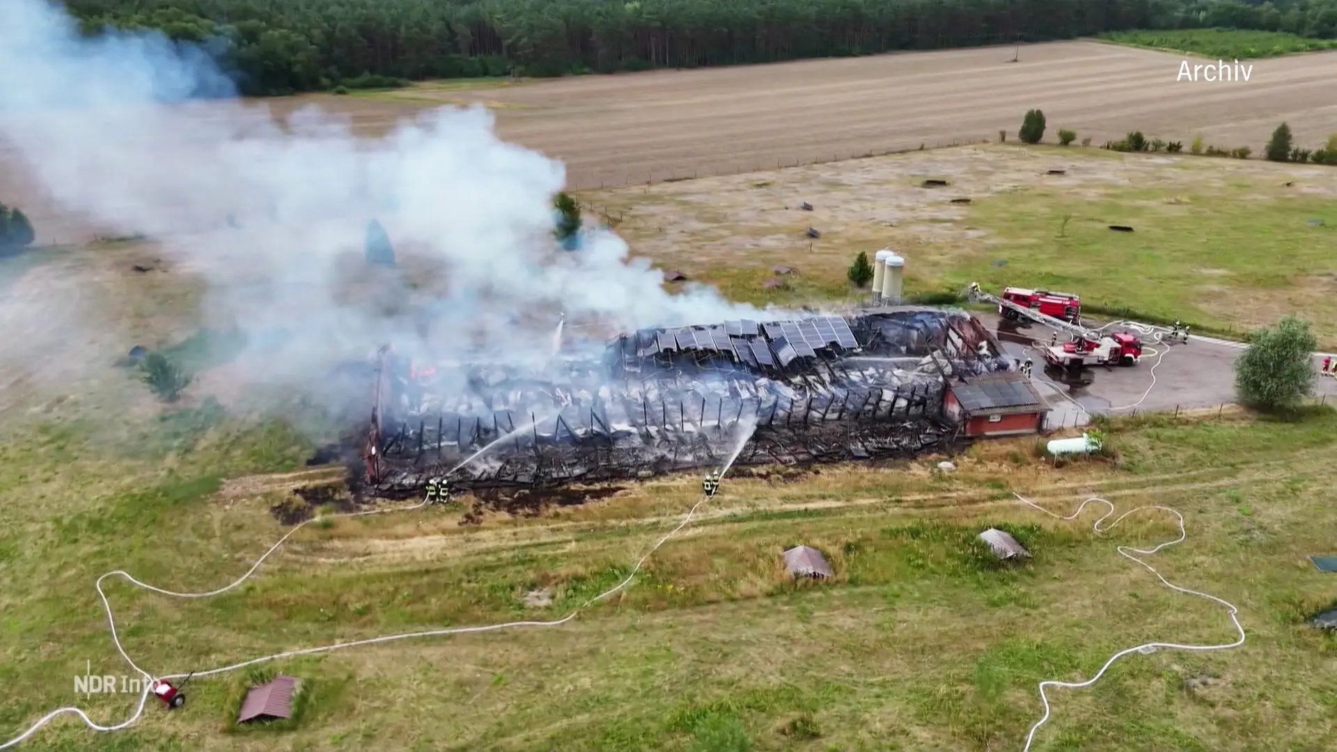 "Red Farmer": Wenn Wasser fehlt - Bauern helfen Feuerwehr