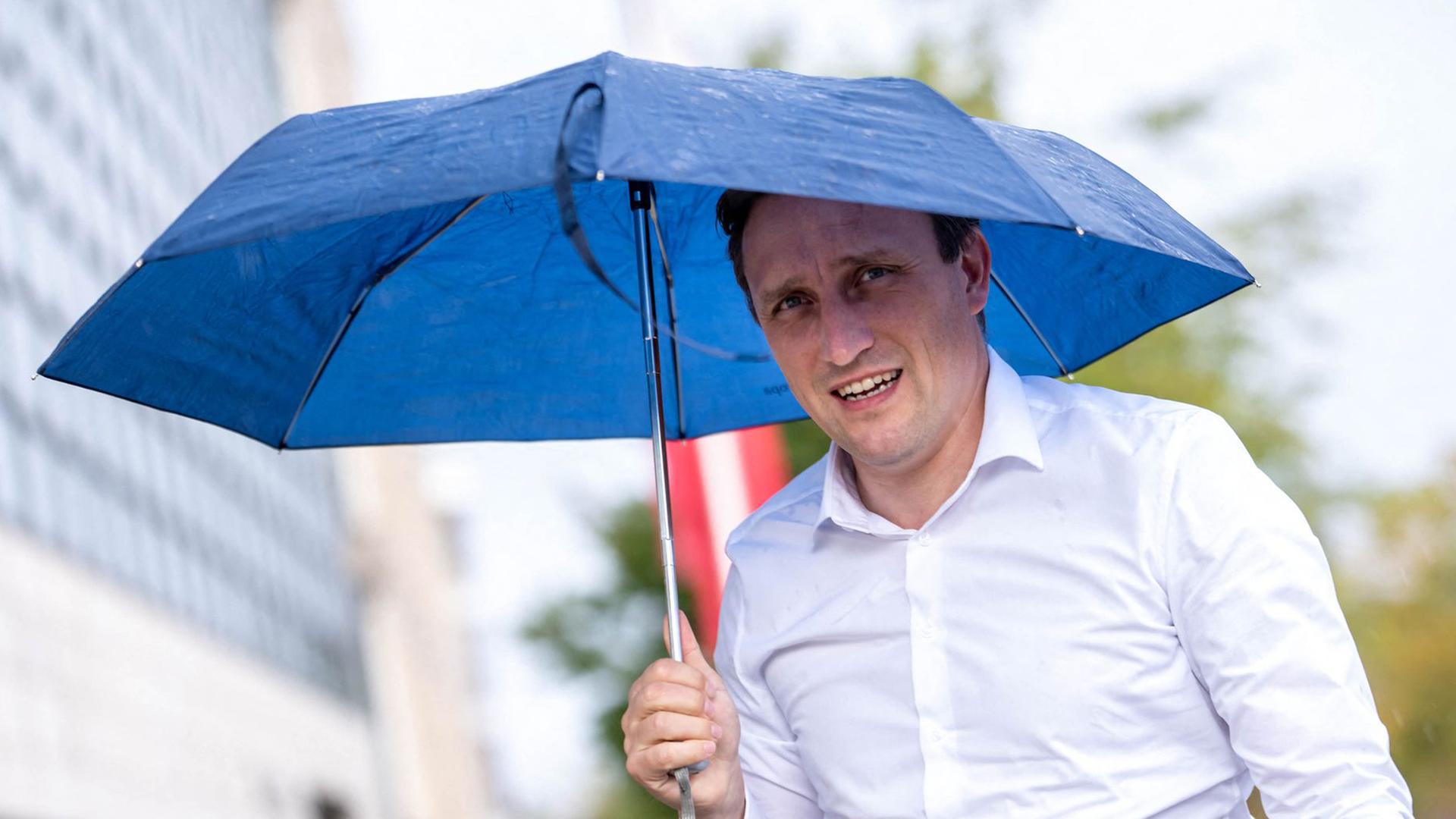 Sebastian Lechner, Niedersachsen CDU Landesvorsitzender, kommt zu der Sondersitzung des Parteipräsidiums in Berlin. | Michael Kappeler/dpa