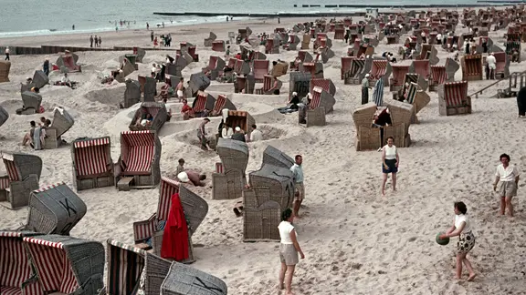"Sylt - Westerland - Strand" - Foto: 1961 (Wübbel, Bernhard; 1921-2013)
