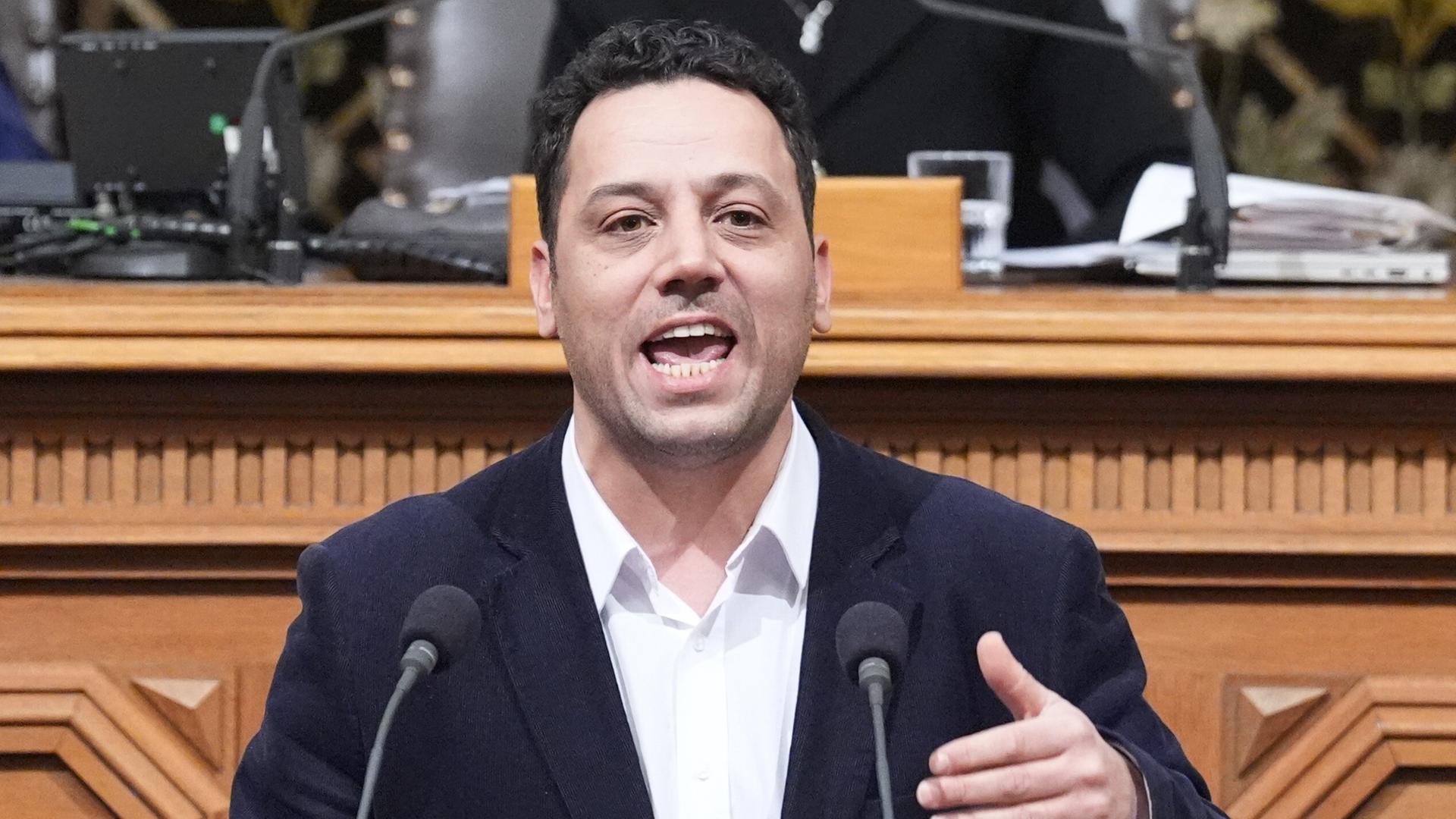 Hamburger Verfassungsschutz klagt gegen Linken-Politiker Celik