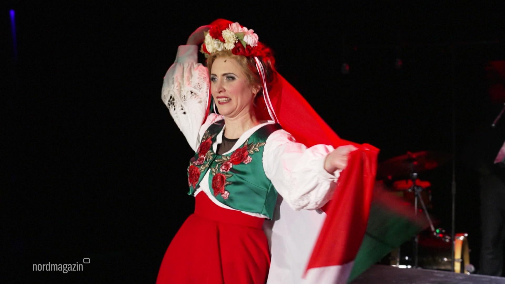 Marika Rökk-Revue feiert Premiere in Neubrandenburg