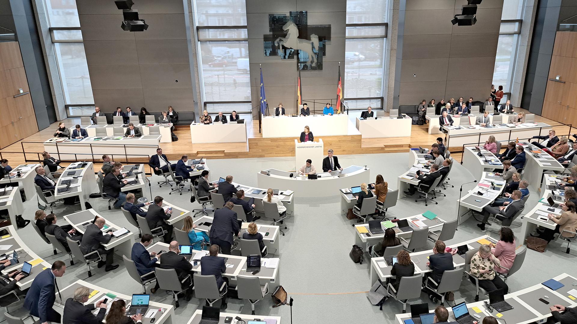 Ein Blick in den Niedersächsischen Landtag in Hannover. | NDR, Eric Klitzke
