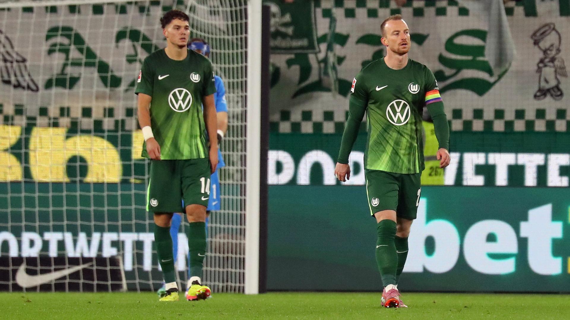 Wolfsburgs Maximilian Arnold (r.) ist enttäuscht | Imago Images