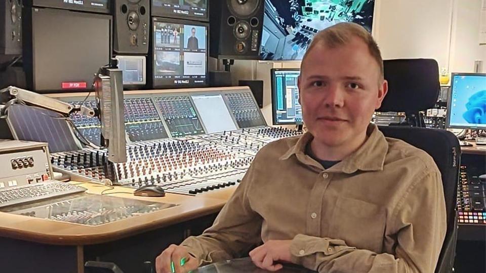 Schon 2023 war ich als Außenreporter auf der Kieler Woche unterwegs. Jetzt berichte ich erneut von meinen Eindrücken und Herausforderungen. | Jannik Reymann, Jannik Reymann Ein Foto von NDR Reporter Jannik Reymann.