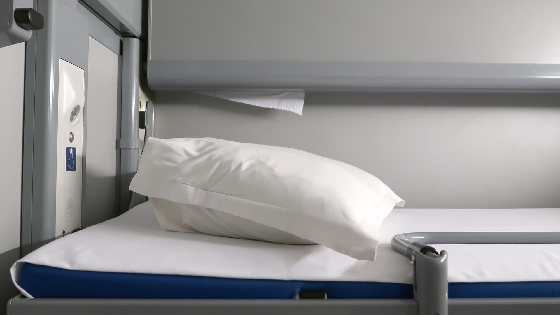 Ein Bett in einem Nachtzug. | Colourbox, #327120