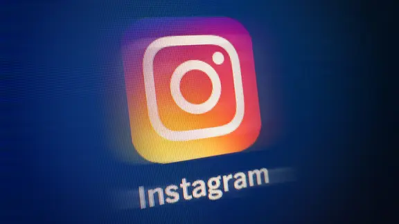 Das Logo von Instagram auf einem Screen.