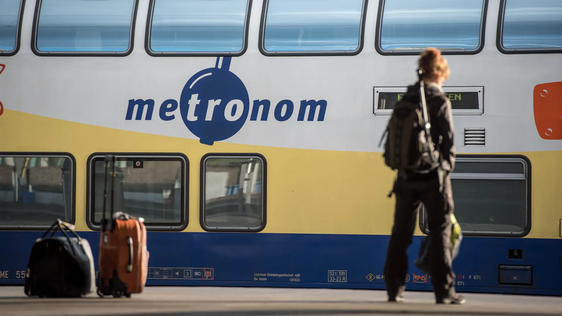 Fehlalarm im Bahndamm: Bahnreisende sitzen in der Nacht stundenlang fest