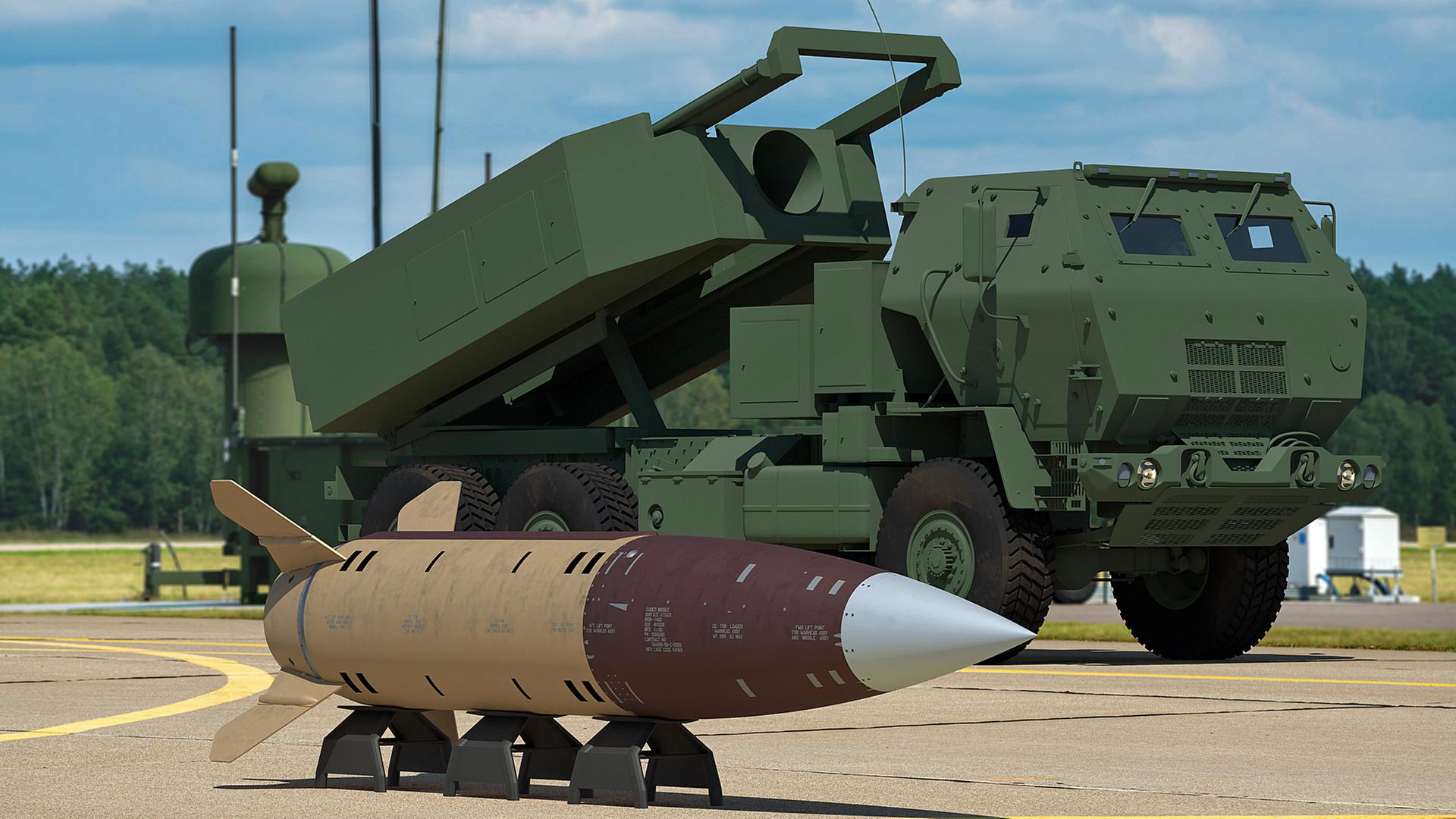 Eine ATACMS-Rakete steht auf einem Militärstützpunkt vor einer HIMARS-Abschussrampe. | IMAGO Images/Depositphotos