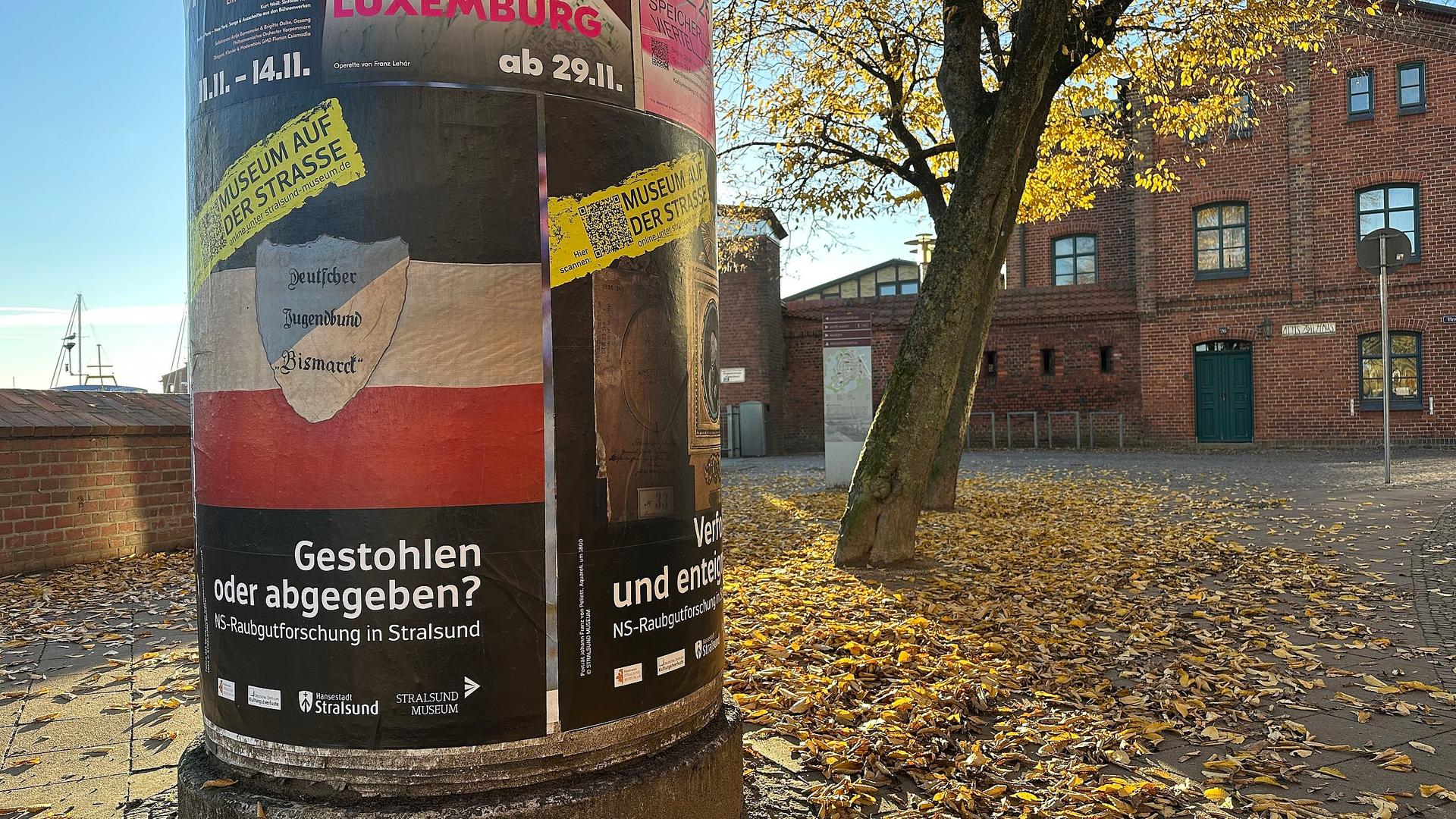 Stralsund: Detektivarbeit für neue Plakatausstellung zu NS-Raubkunst