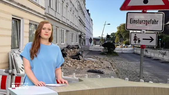 Moderatorin Anna Albrecht im Studio