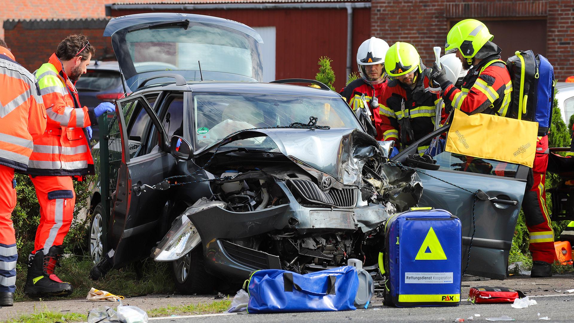 Unfall in Tornesch: Zwei Tote nach Frontal-Zusammenstoß