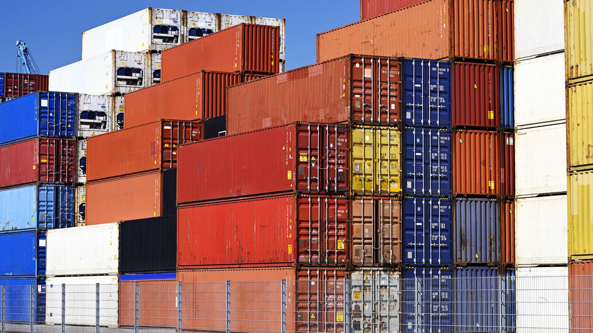 Containerumschlag im Hamburger Hafen legt deutlich zu