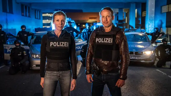 Julia Grosz (Franziska Weisz) und Thorsten Falke (Wotan Wilke Möhring).