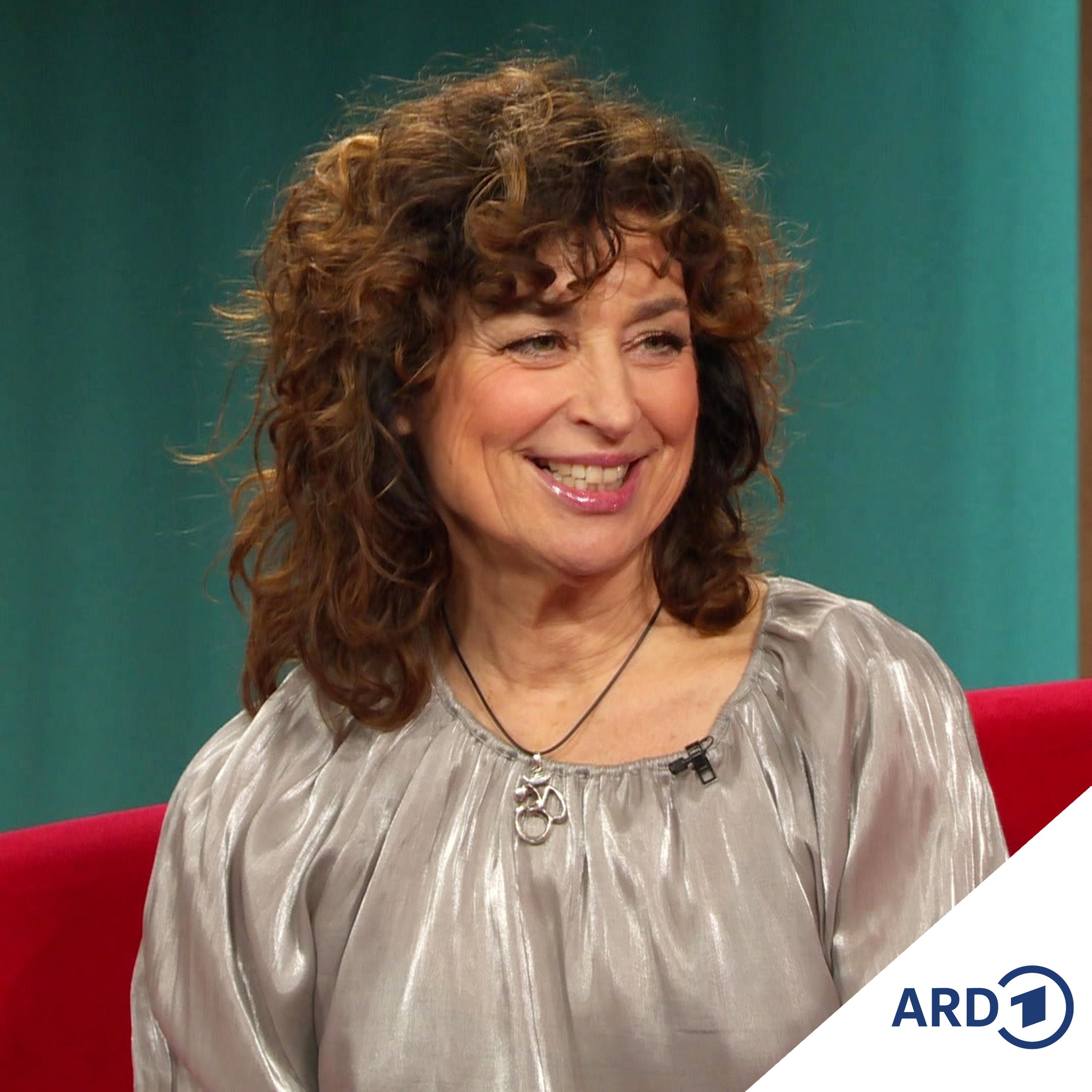 Sängerin und Schauspielerin Isabel Varell auf dem Roten Sofa