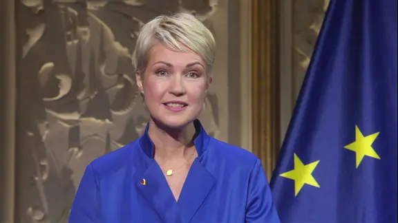 Manuela Schwesig spircht beim Festakt zur Deutschen Einheit in Schwerin 2024.