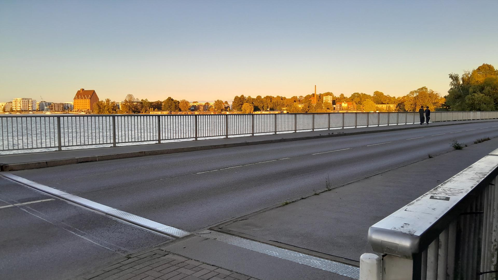 Brückenbaustelle an Schweriner Knaudtstraße wieder frei