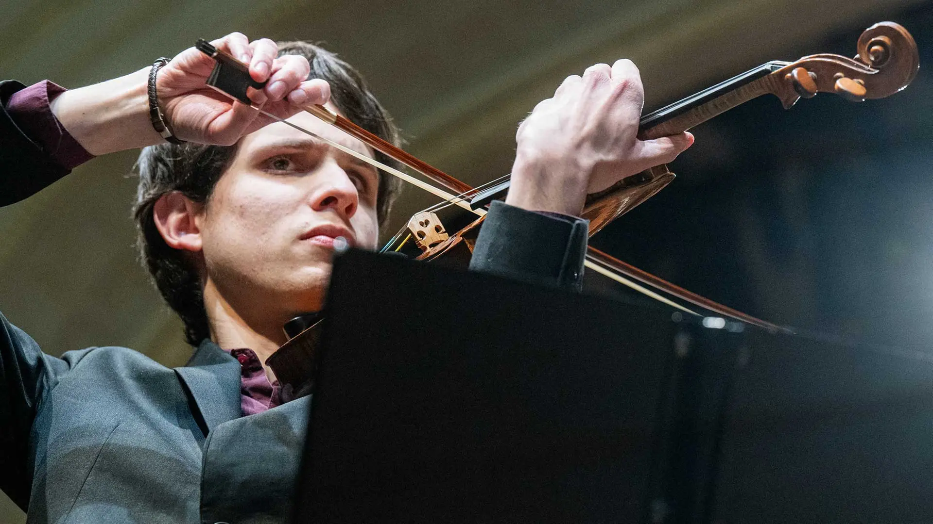 Pablo González dirigiert Pärt, Bartók und Brahms