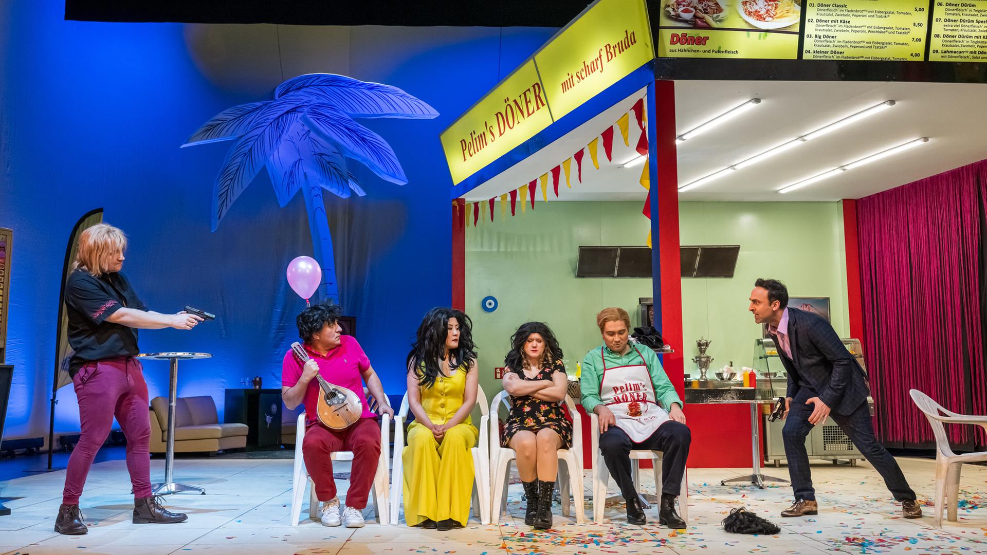 Landestheater Neustrelitz: Mozarts Oper in einem Dönerladen