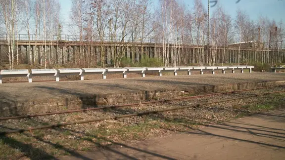 Ehemaliges Gleis und Mahnmal am früheren Hannoverschen Bahnhof, von wo aus Juden, Sinti, Roma deportiert wurden.