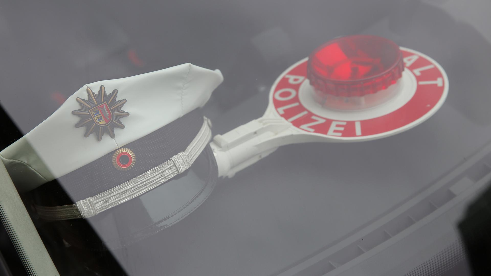 Polizei Kiel kontrolliert rund 120 Fahrrad- und Autofahrer