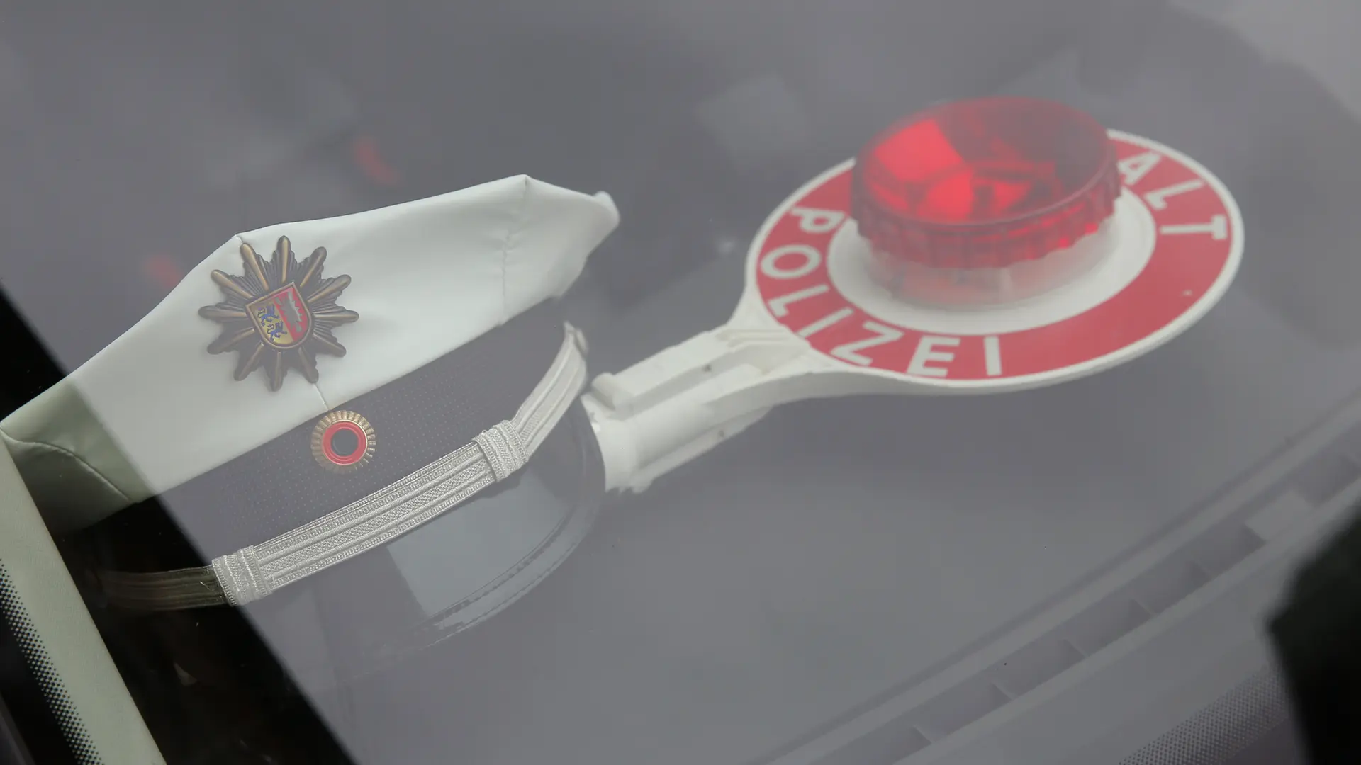 Polizei Kiel kontrolliert rund 120 Fahrrad- und Autofahrer