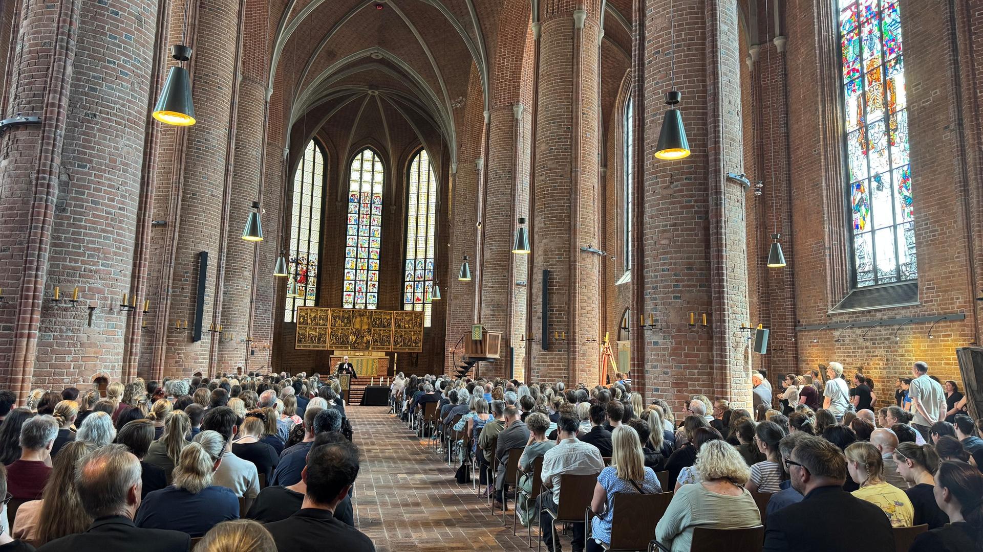 Die Marktkirche in Hannover war bis auf den letzten Platz gefüllt. | NDR/ Svenja Estner