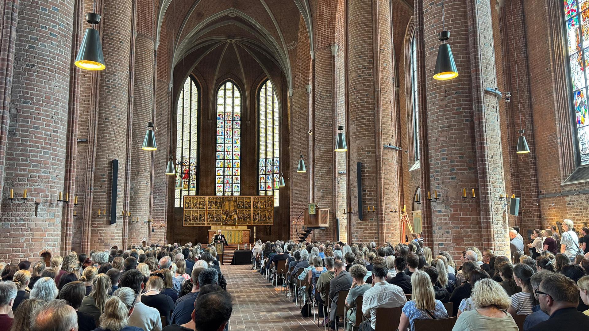 Die Marktkirche in Hannover war bis auf den letzten Platz gefüllt. | NDR, Svenja Estner