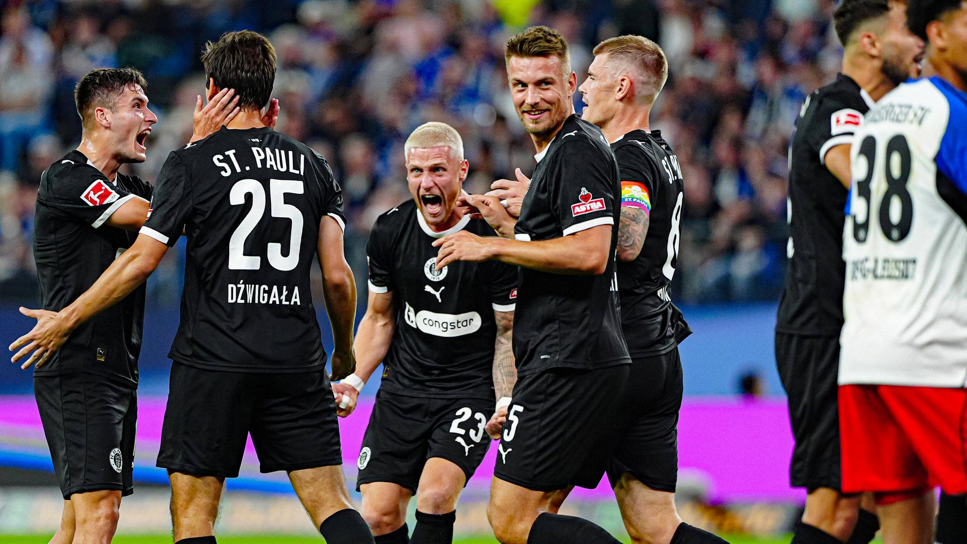 St. Pauli zelebriert Sieg im Hamburger Derby, HSV schiebt Frust