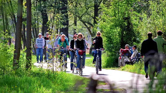 Radfahrer in der Eilenriede in Hannover